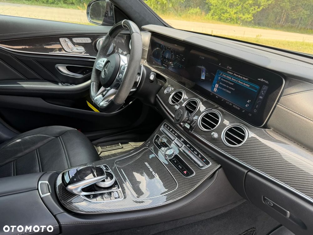 Mercedes-Benz Klasa E AMG 63 S 4Matic+ AMG Speedshift MCT-9G - 22