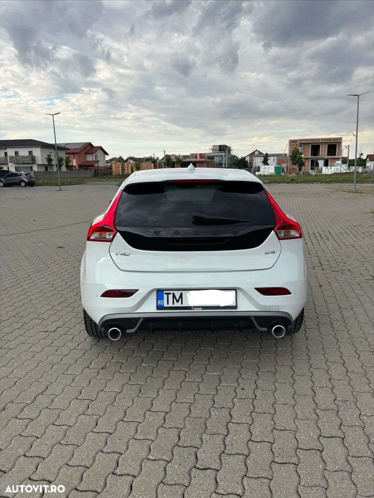 Volvo V40 D4 VEA R-Design - 4