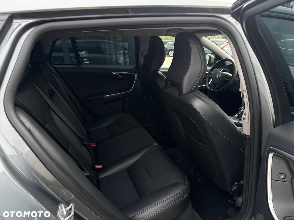 Volvo V60 D3 Drive-E Summum - 29
