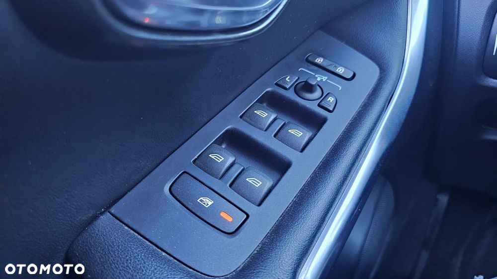 Volvo V40 D2 Drive-E R-Design Momentum - 35