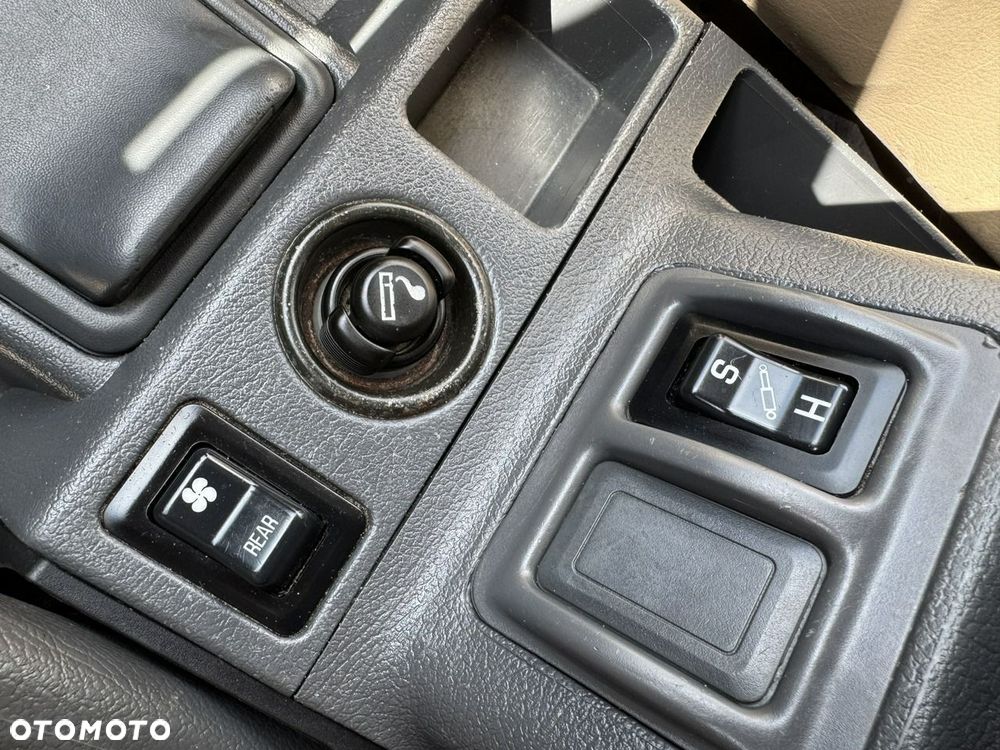 Mitsubishi Pajero - 15
