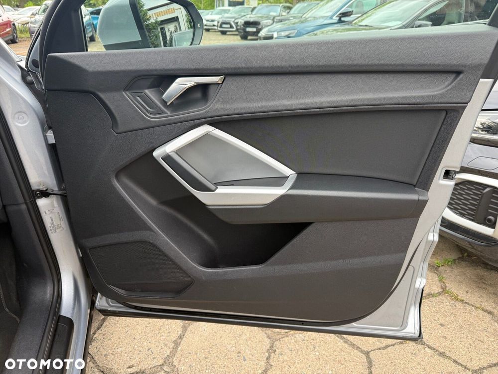 Audi Q3 Sportback - 16