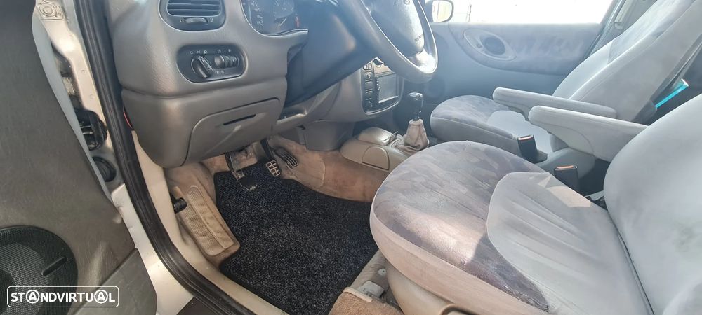 Ford Galaxy 1.9 TD - 11