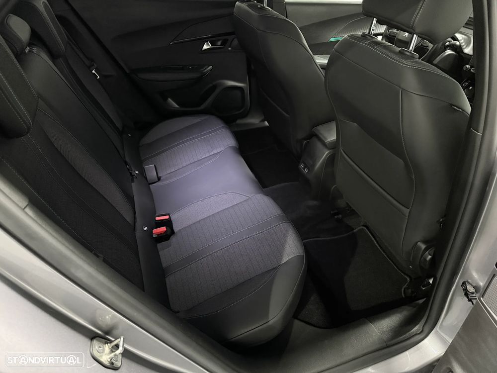 Peugeot e-2008 Allure - 23