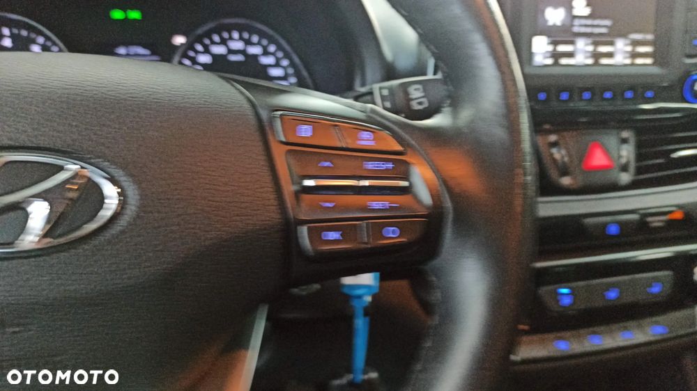 Hyundai i30 1.5 DPI Classic + - 14