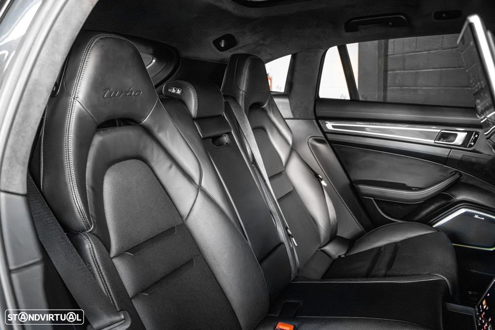 Porsche Panamera Sport Turismo - 20