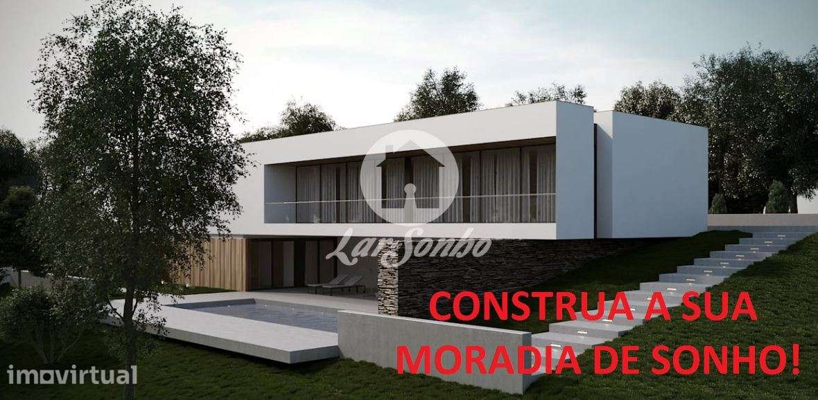 Terreno de construção com 675m2 em Calendário