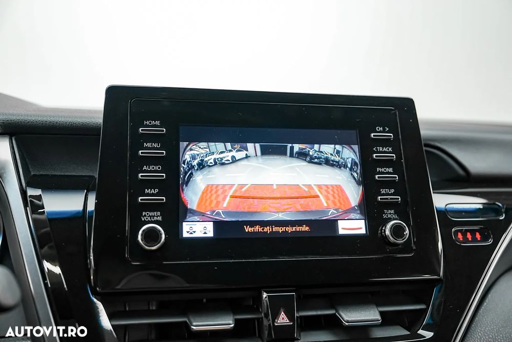 Toyota Camry Luxury - 31