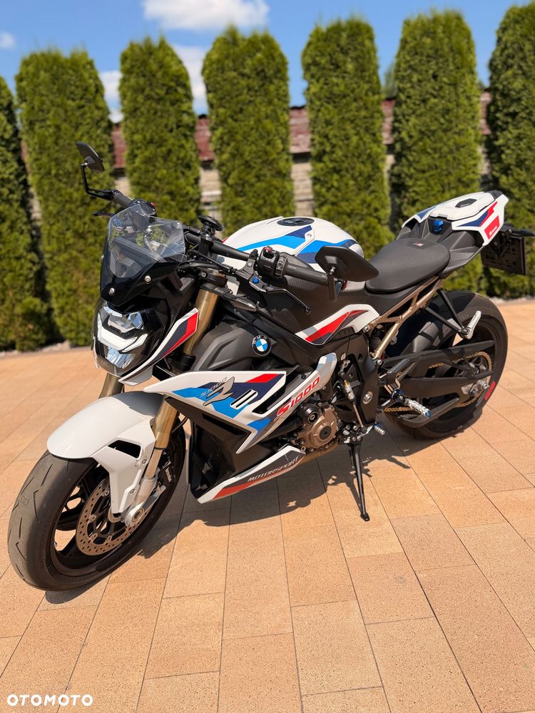BMW S - 1
