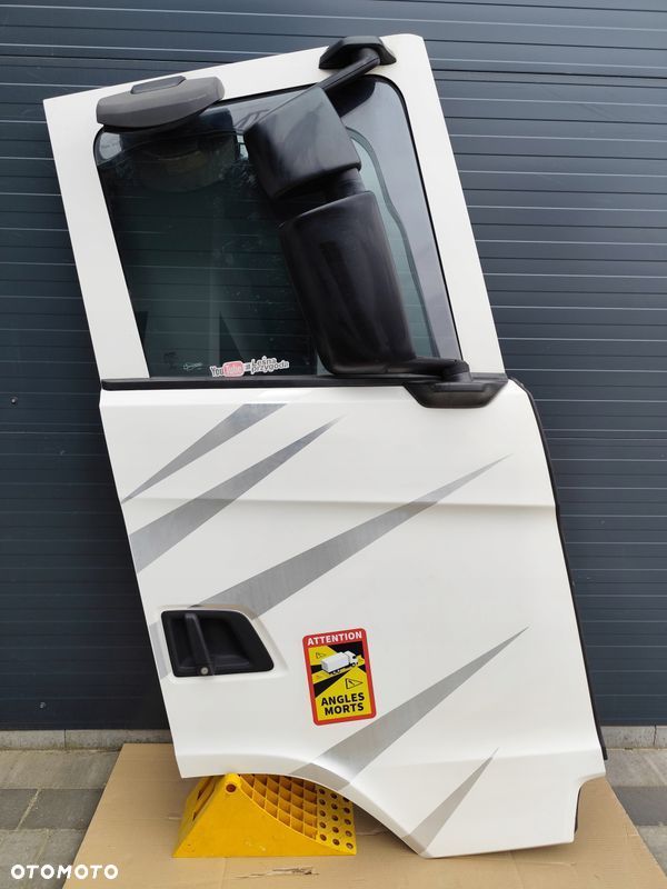 DRZWI SCANIA S NEXT GEN KOMPLETNE PRAWE