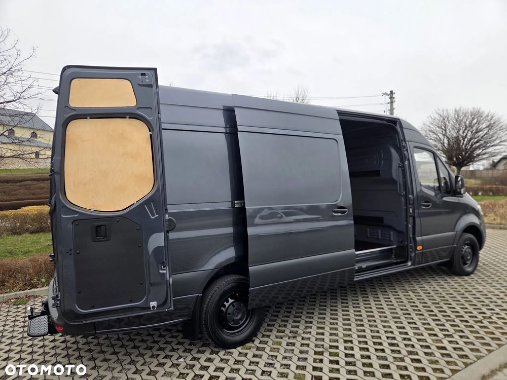 Mercedes-Benz Sprinter - 18