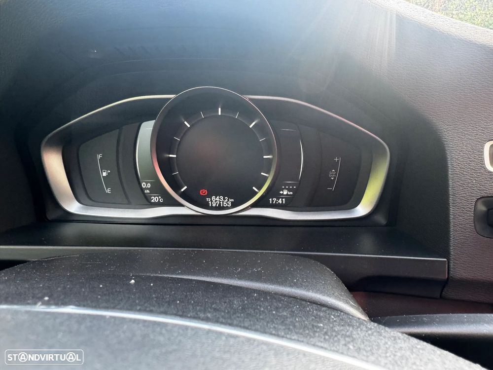 Volvo V60 2.0 D4 Momentum - 11