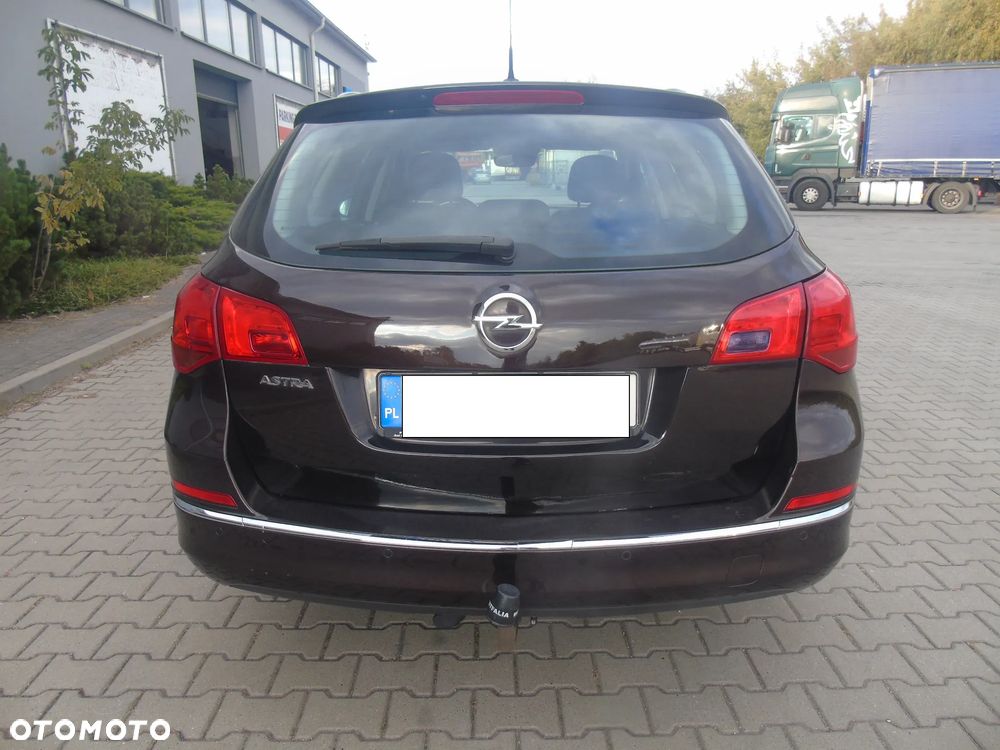 Opel Astra IV 1.6 CDTI Cosmo - 2