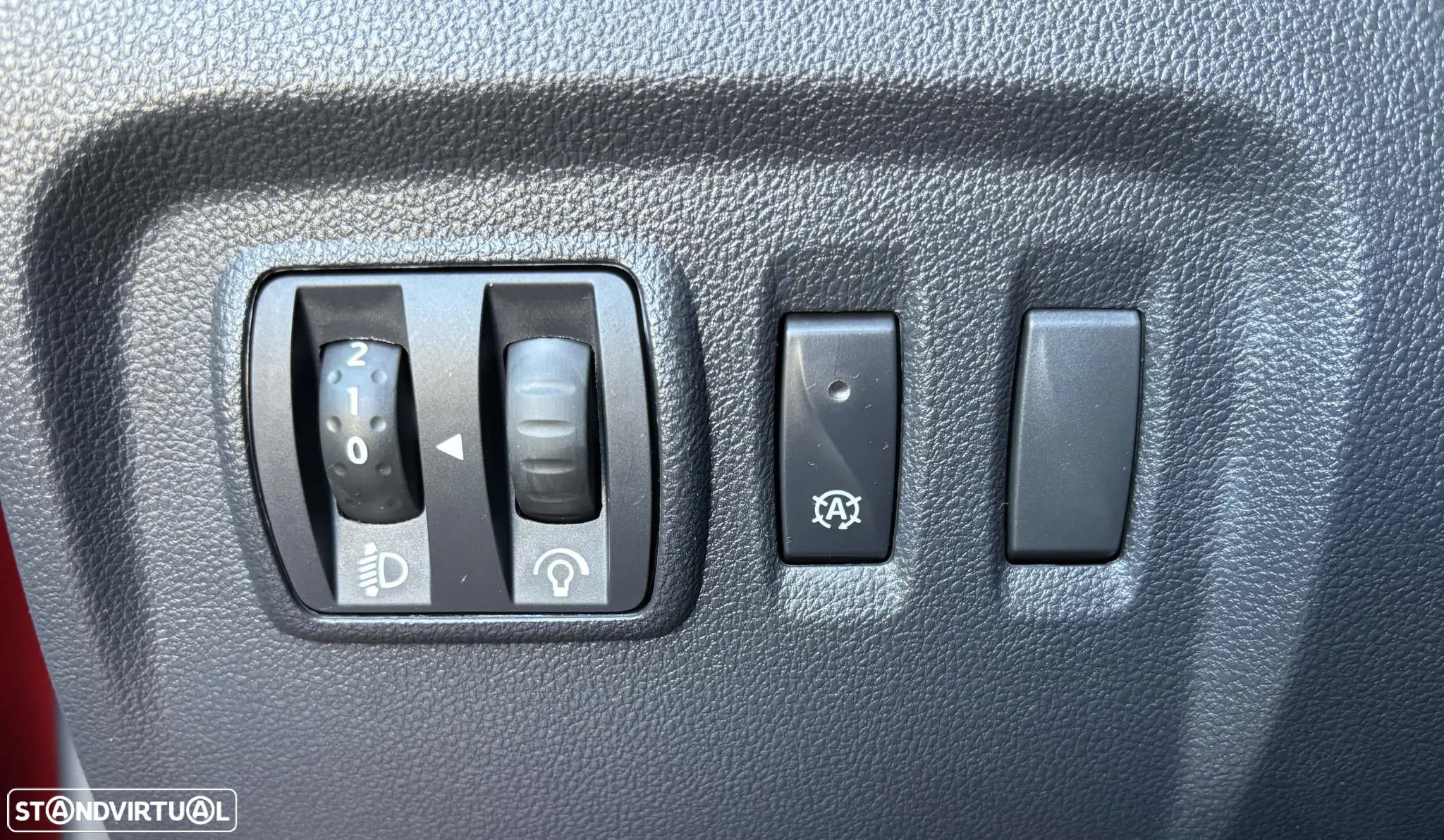Renault Captur 1.5 dCi Exclusive EDC - 21