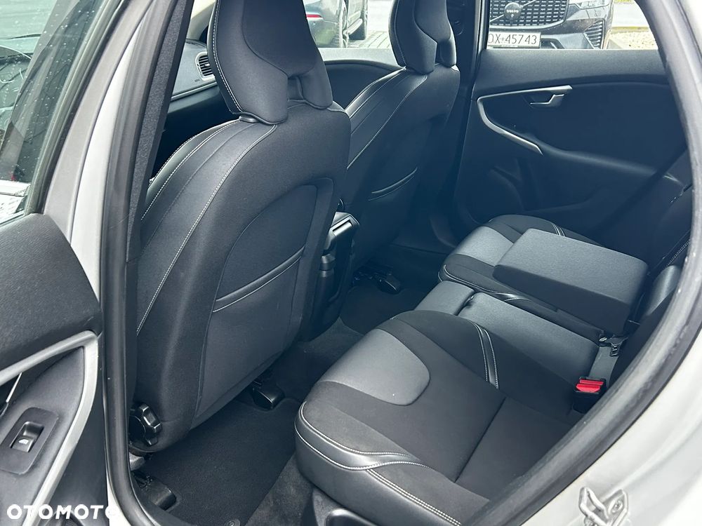 Volvo V40 D2 Drive-E Momentum - 5
