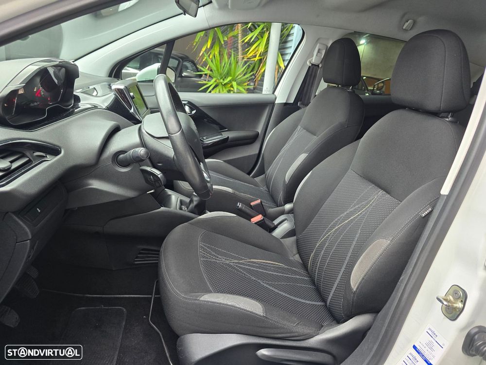 Peugeot 208 1.4 HDi Access - 2