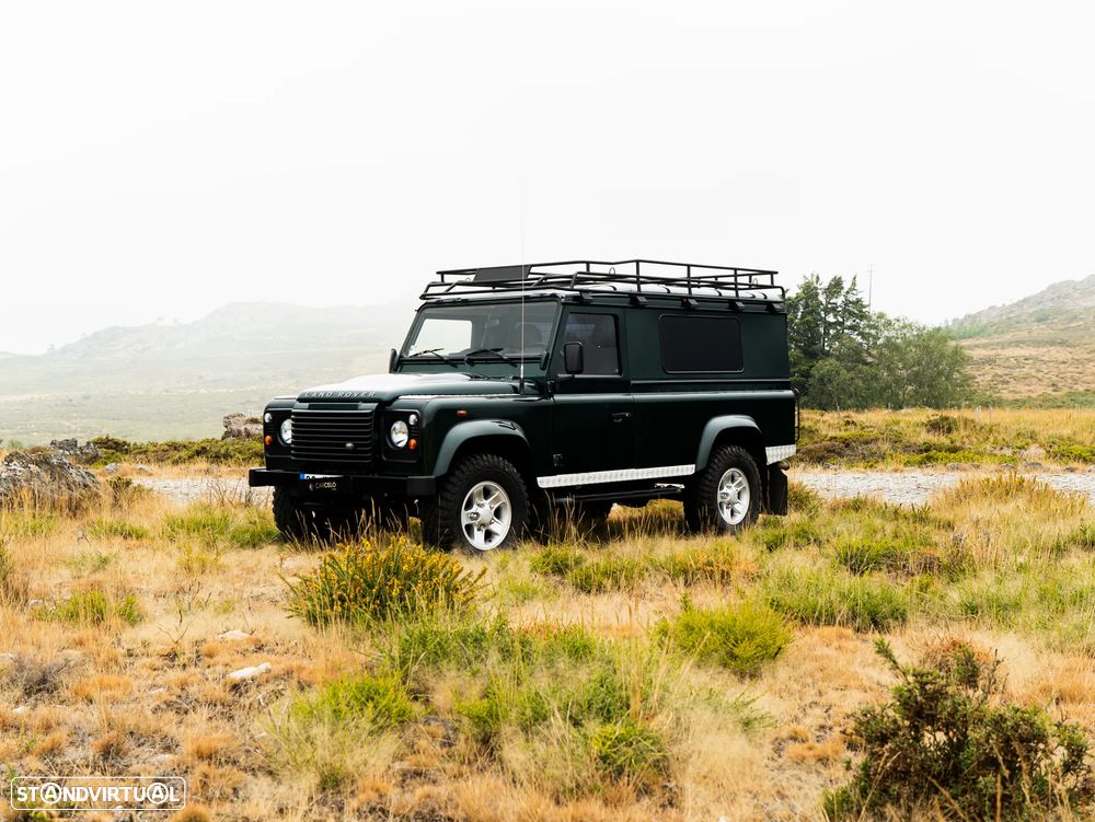 Land Rover Defender - 4
