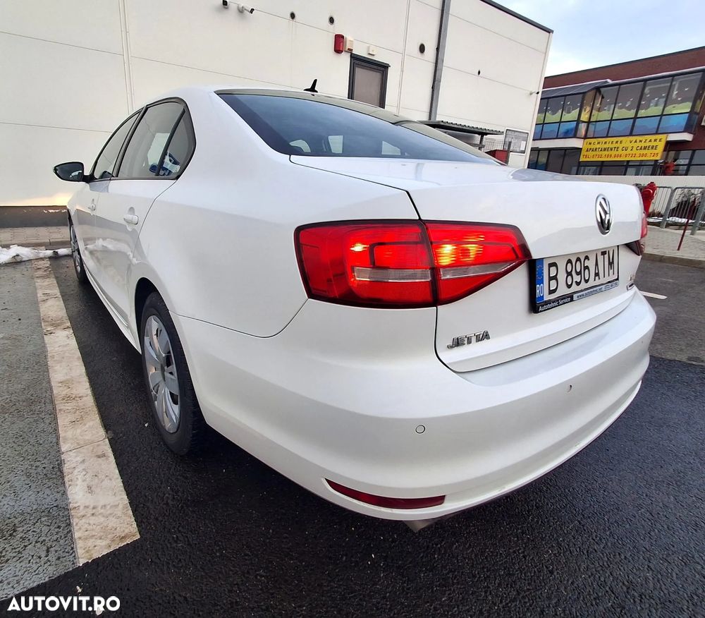Volkswagen Jetta 2.0 TDI Comfortline - 4