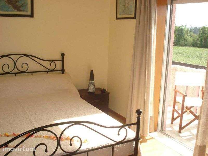 Casa T5 com jardim - Grande imagem: 3/12