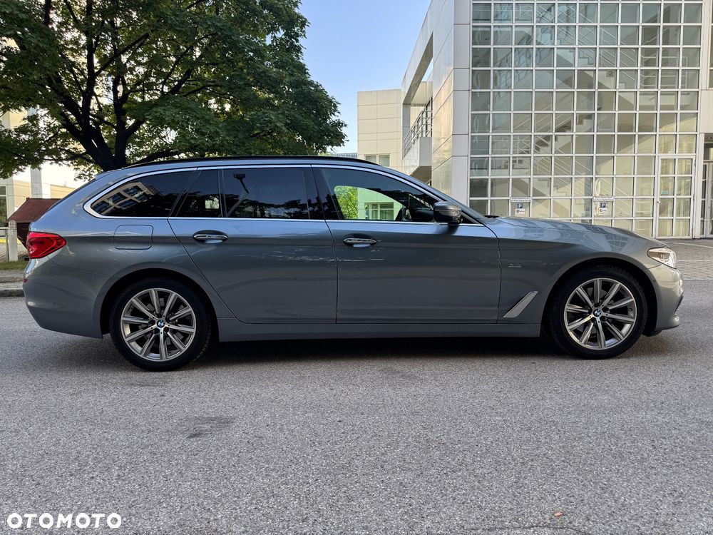 BMW Seria 5 520d Sport Line - 6