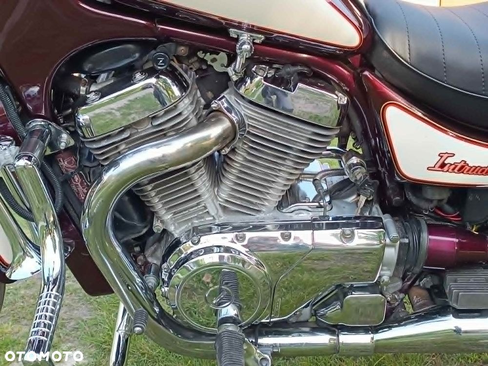 Suzuki Intruder - 6