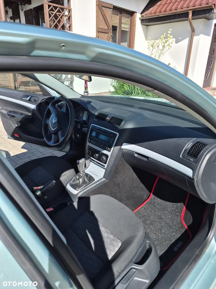 Skoda Octavia 1.6 TDI DPF Ambition - 12