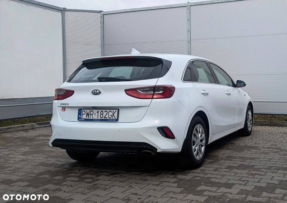Kia Ceed 1.6 CRDi SCR M - 4