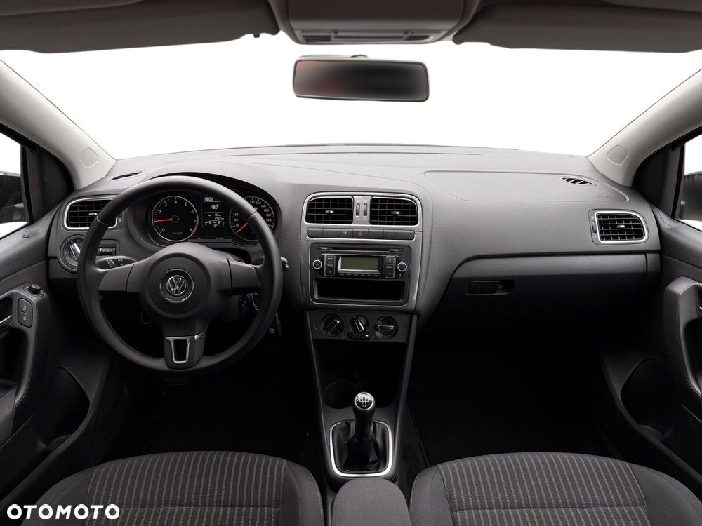 Volkswagen Polo 1.4 16V Highline - 16