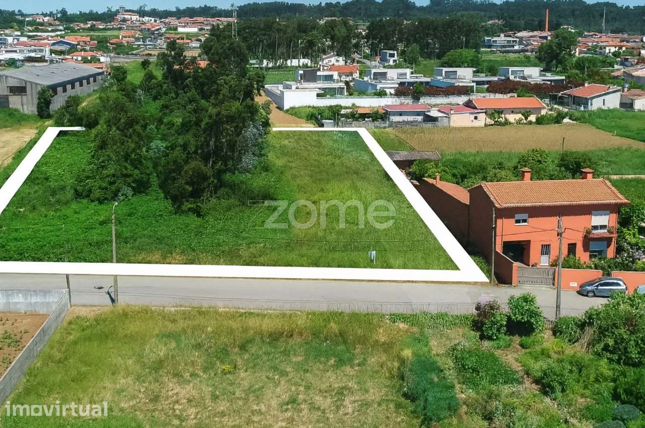 Terreno com 4.810 m2 em Paramos (Espinho) - Grande imagem: 2/14