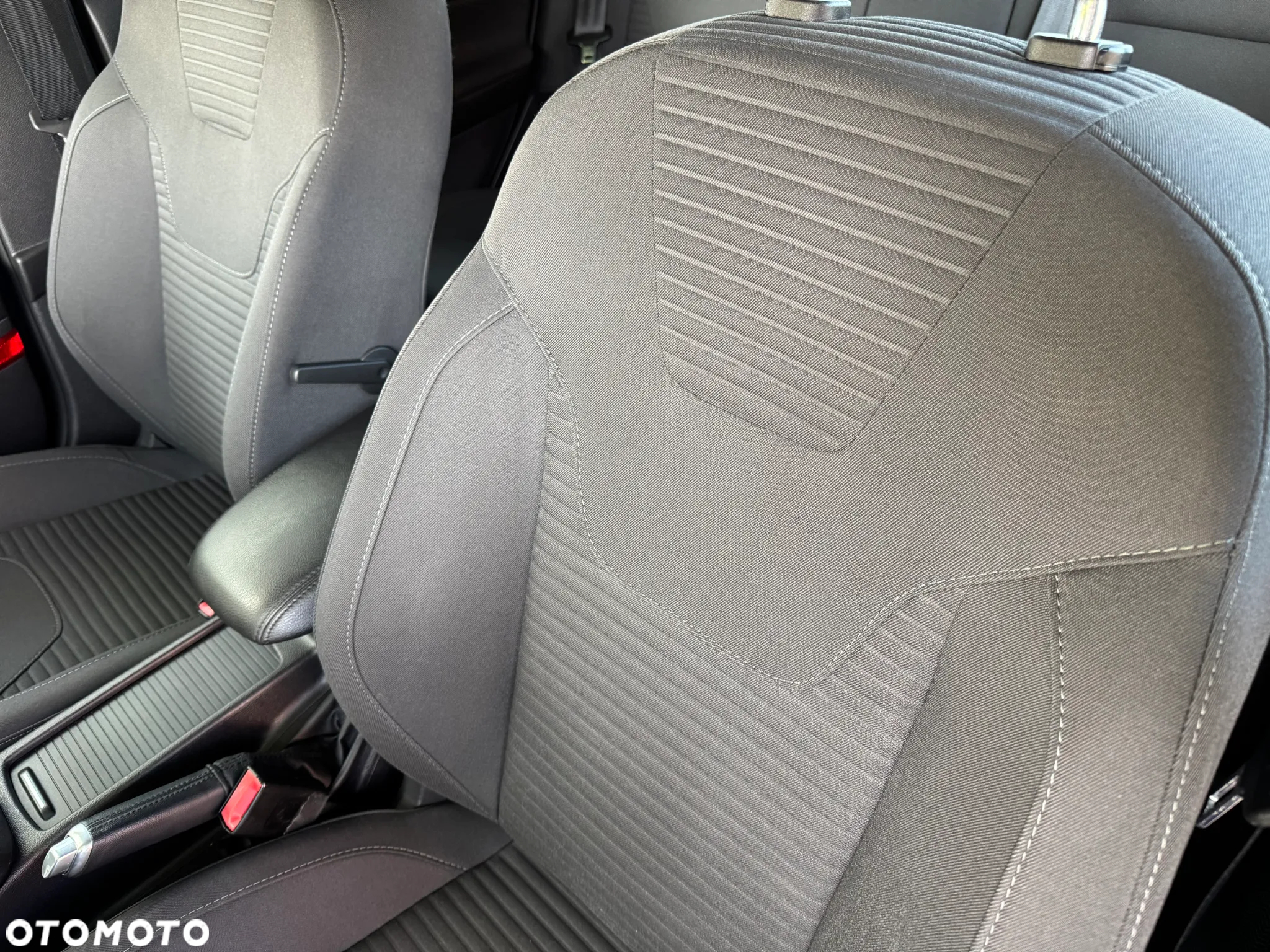 Ford Focus 1.5 EcoBoost Start-Stopp-System COOL&CONNECT - 23