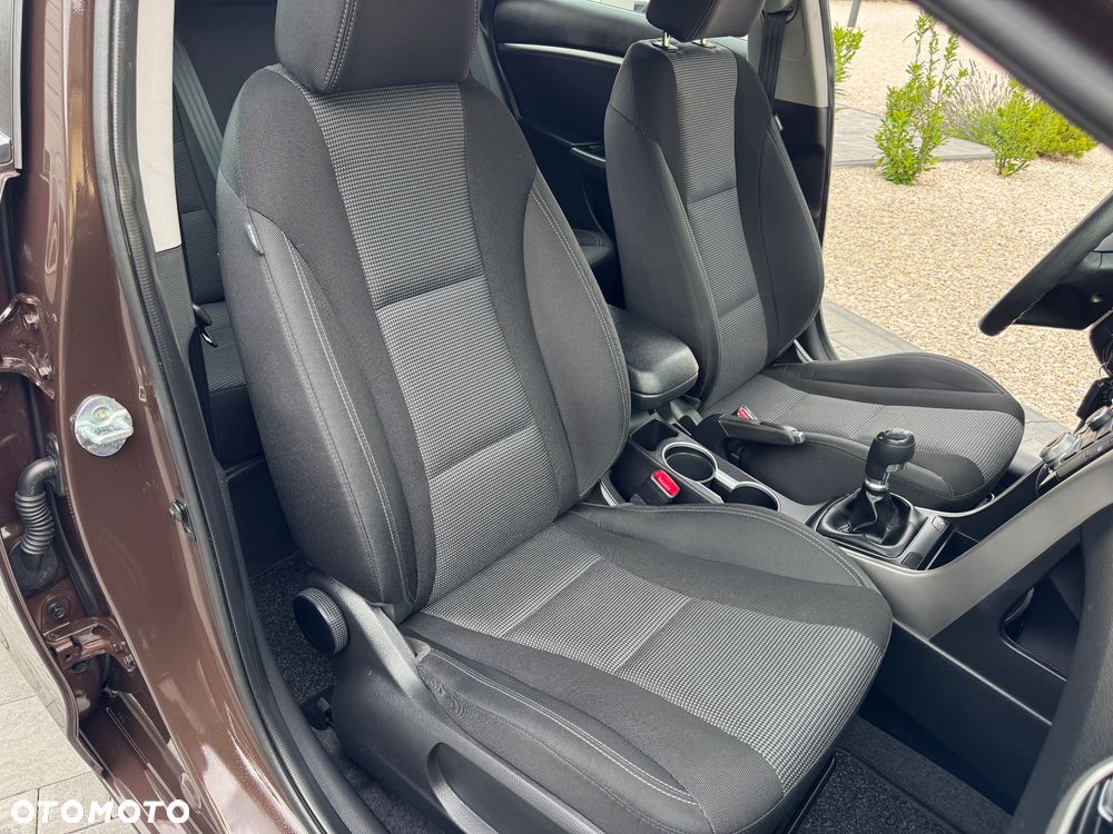 Hyundai i30 blue 1.4 Style - 35