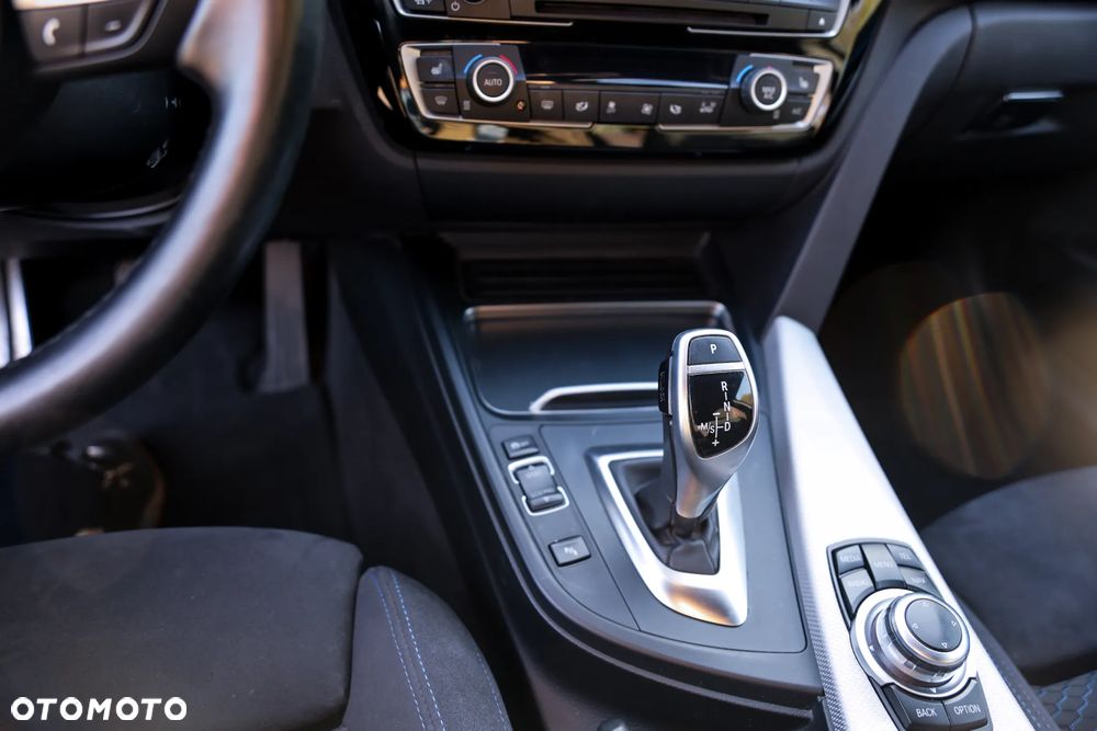 BMW Seria 3 320d M Sport - 22