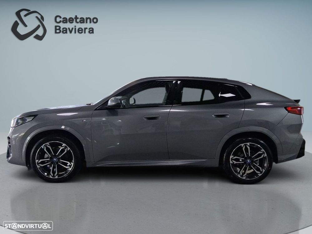 BMW iX2 eDrive20 Pack Desportivo M - 5