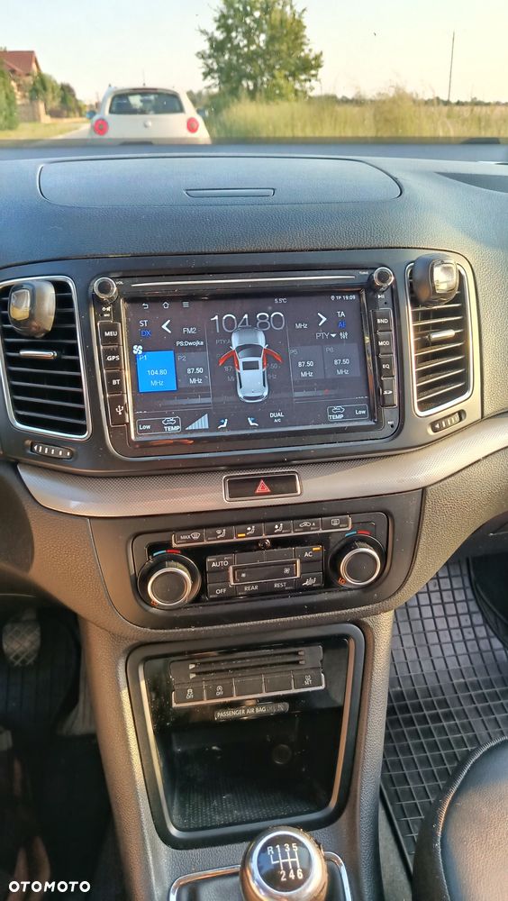 Volkswagen Sharan - 8