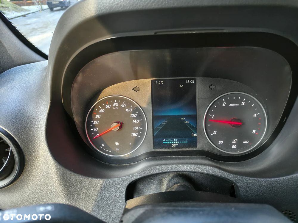 Mercedes-Benz Sprinter - 16