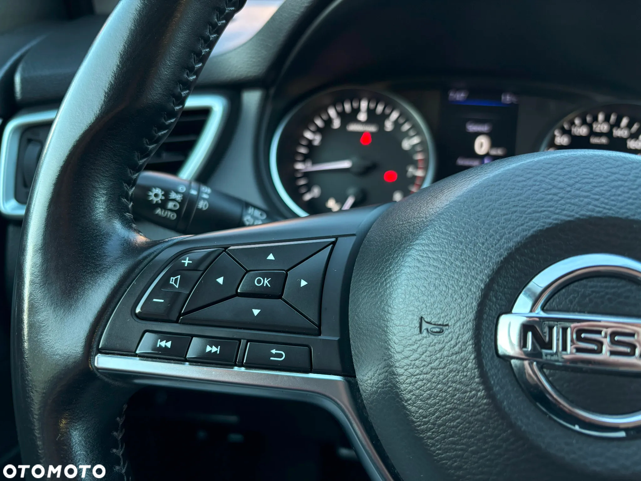 Nissan Qashqai 1.3 DIG-T N-Connecta - 23