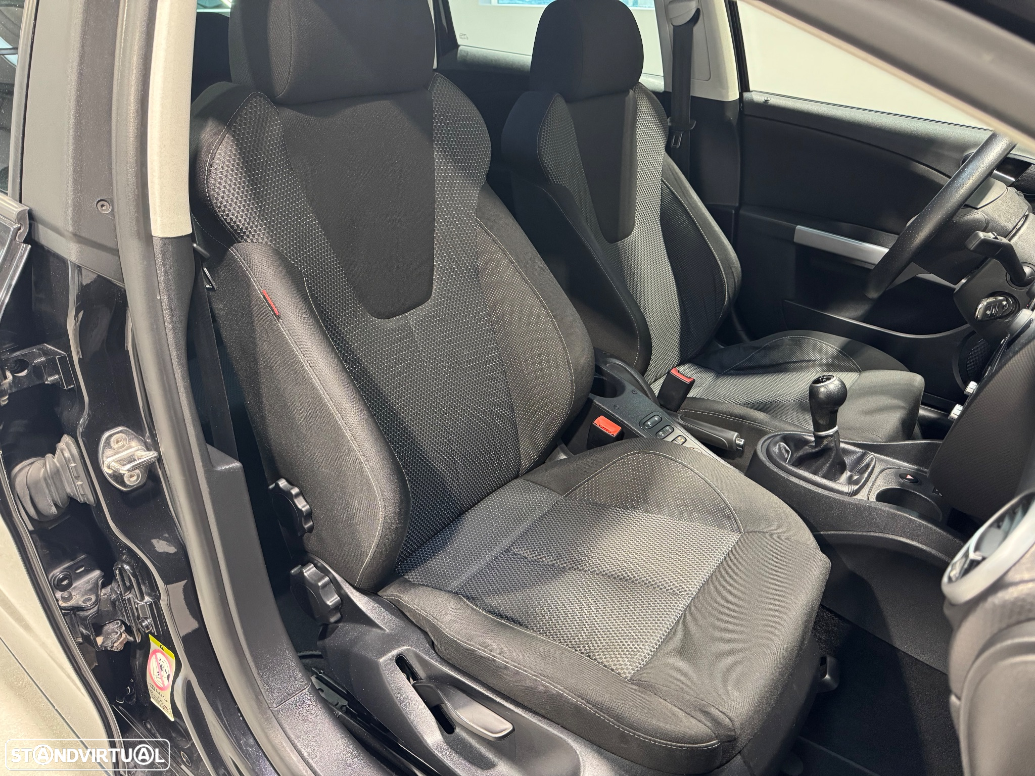 SEAT Leon 1.6 TDI Ecomotive Sport Start/Stop - 13