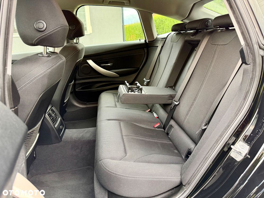 BMW Seria 3 320d xDrive Advantage sport - 30