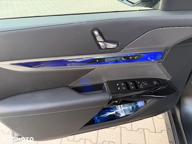 BMW Seria 7 M760e PHEV xDrive Individual Edition sport - 8