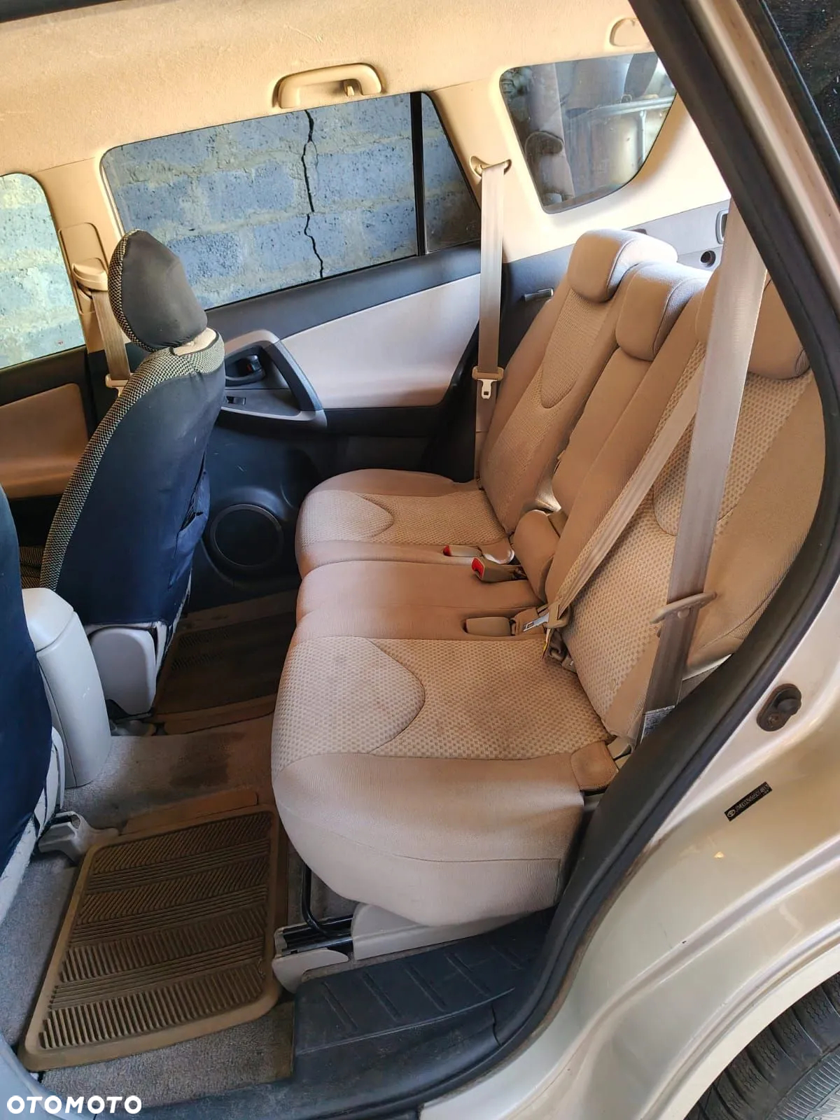 Toyota RAV4 - 8