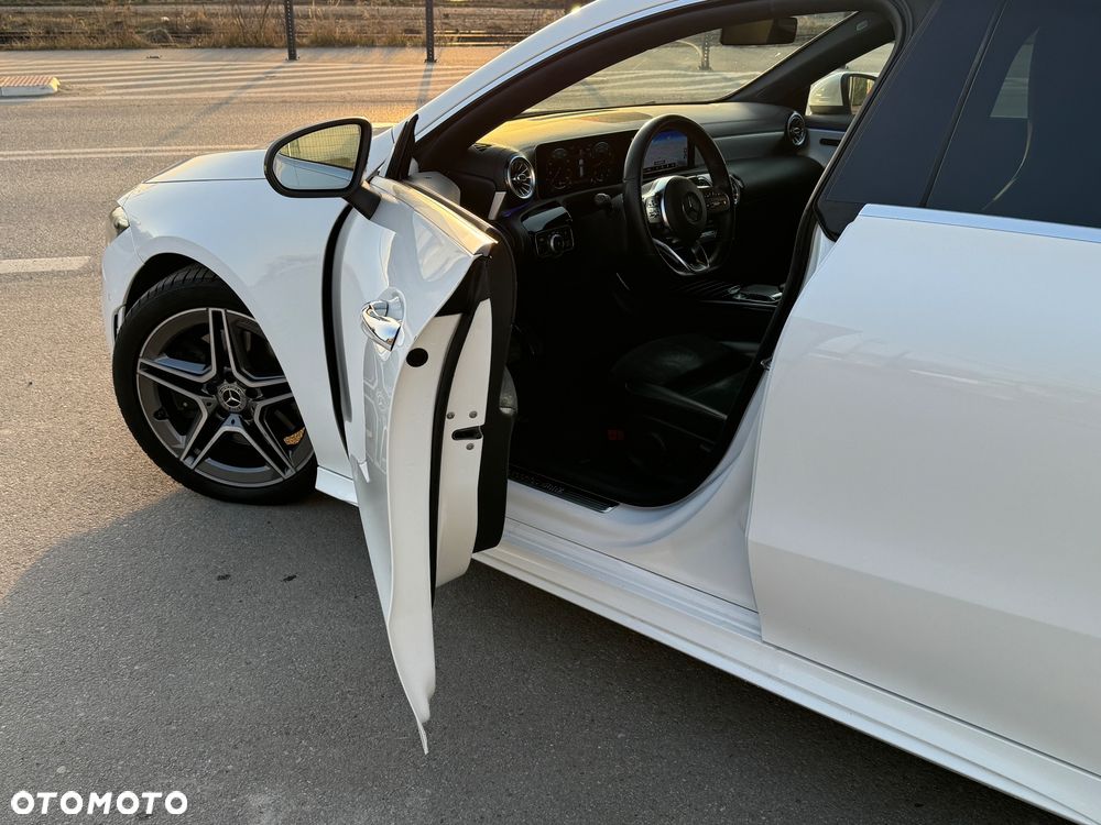 Mercedes-Benz CLA 200 AMG Line 7G-DCT - 13