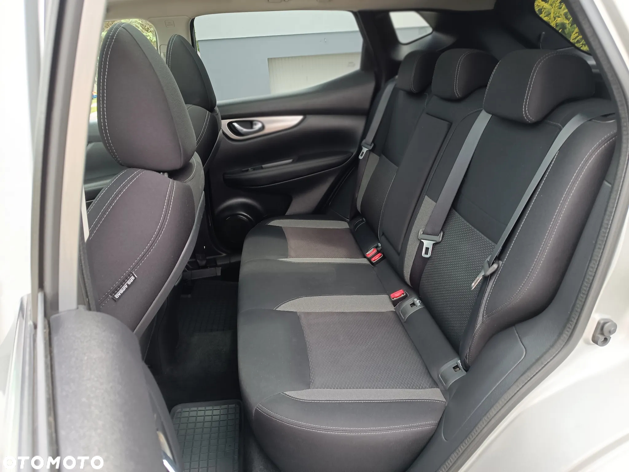Nissan Qashqai 1.3 DIG-T N-Connecta EU6d - 18
