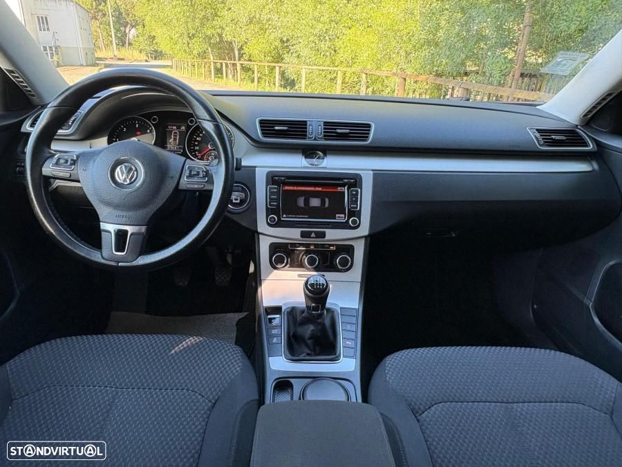 VW Passat 1.6 TDI Confortline - 18