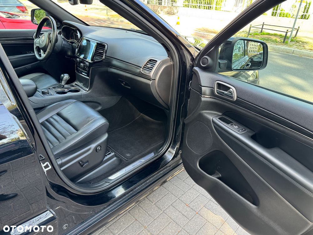 Jeep Grand Cherokee - 11