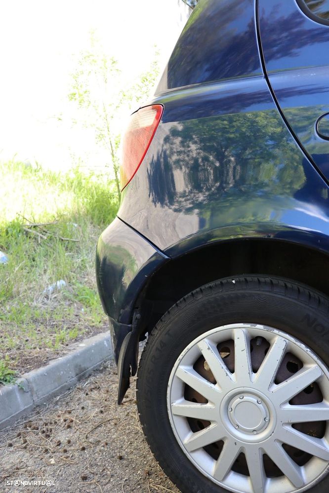 Toyota Yaris 1.0 Sol - 13