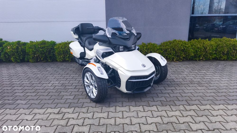 Can-Am Spyder - 2