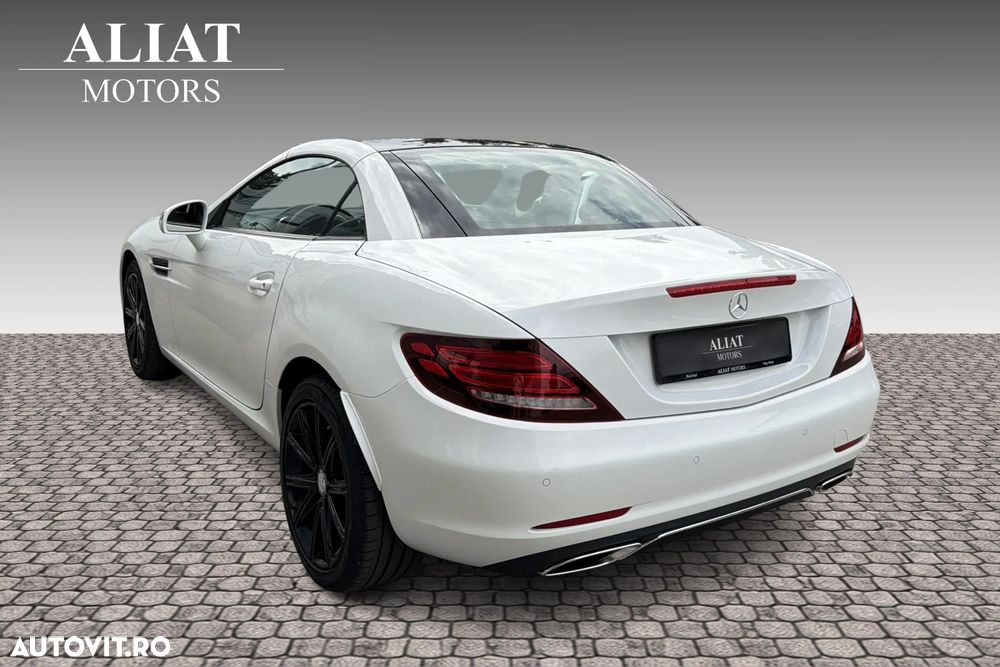 Mercedes-Benz SLC - 12