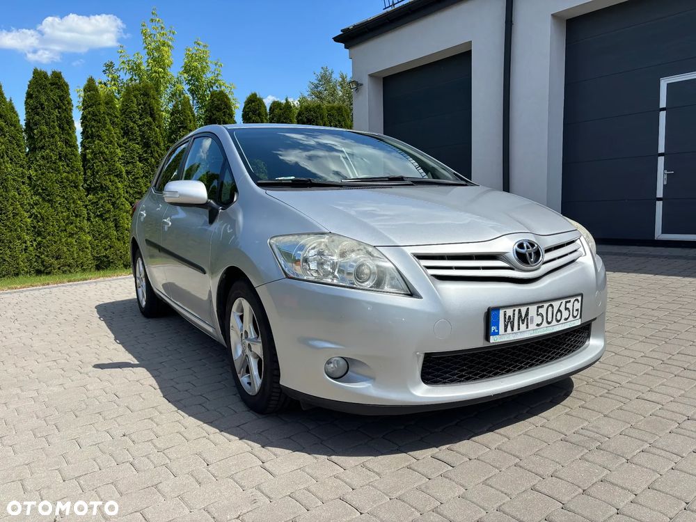 Toyota Auris 2.0 D-4D Sol - 1