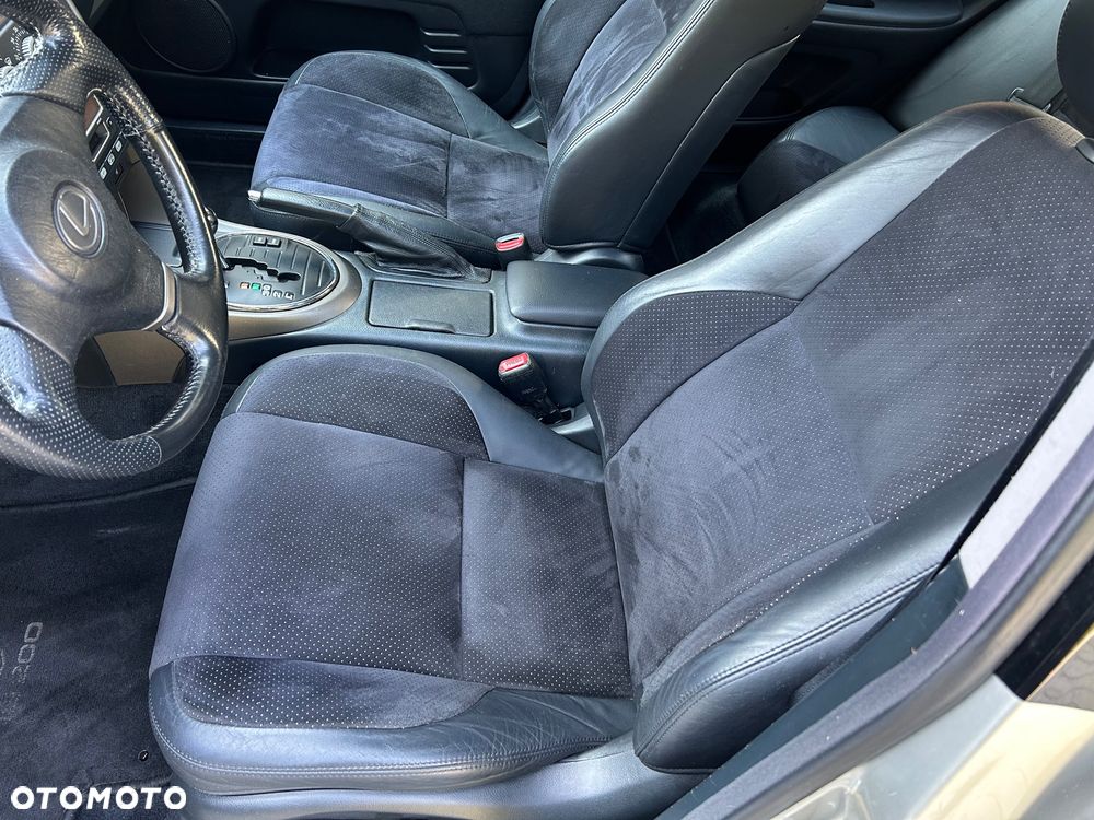 Lexus IS 200 Elegance - 25