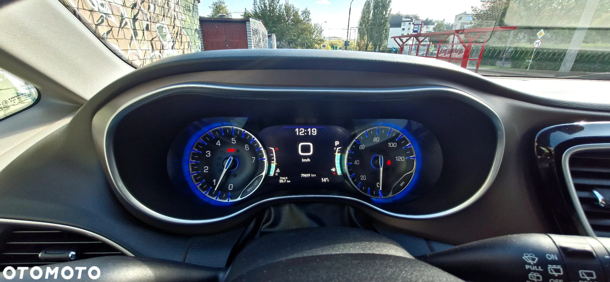 Chrysler Pacifica - 12